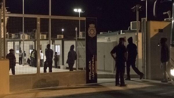 Imagen de un centro de acogida temporal para inmigrantes en Málaga (referencial). - Sputnik Mundo