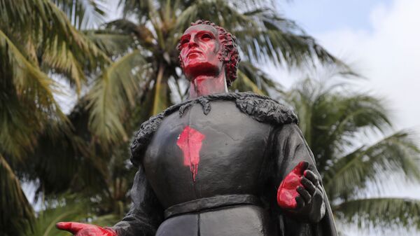 Una estatua de Cristóbal Colón en Miami - Sputnik Mundo