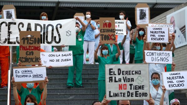 Protestas de los médicos en Madrid durante brote de coronavirus en España - Sputnik Mundo