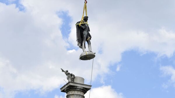 Estatua del expresidente de EEUU John C. Calhoun en Charleston - Sputnik Mundo