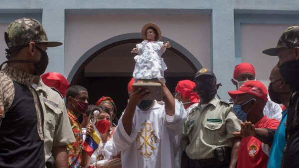 Pobladores de Curiepe resistieron para celebrar sus fiestas de San Juan a pesar de la pandemia por COVID-19 - Sputnik Mundo