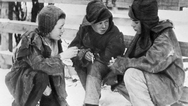 Unos niños de la calle en 1922 - Sputnik Mundo