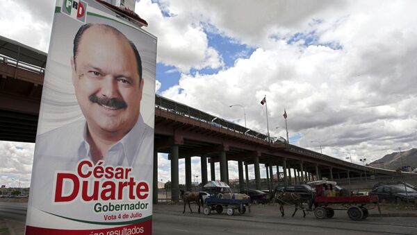 Un cartel electoral de César Duarte Jáquez, exgobernador del estado de Chihuahua  - Sputnik Mundo