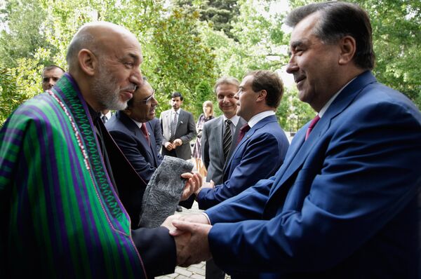Emomali Rahmon y Hamid Karzai. Archivo - Sputnik Mundo