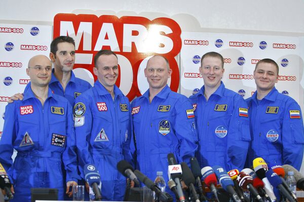 Los participantes en el experimento Marte 500 pueden adoptar el horario marciano - Sputnik Mundo