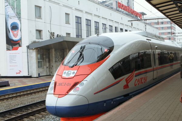 Actualmente en Rusia el Sapsan, tren de alta velocidad y el primero en el país euroasiático, presta servicio al público en la ruta Moscú – San Petersburgo, a velocidades de hasta 250 kilómetros por hora. - Sputnik Mundo