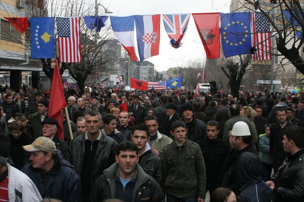 Comisión Europea dispuesta a comenzar liberalización del régimen de visas para Kosovo - Sputnik Mundo