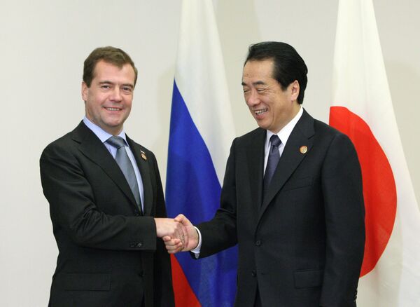 El presidente de Rusia, Dmitri Medvédev, y el primer ministro de Japón, Naoto Kan. - Sputnik Mundo