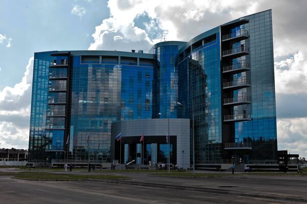 La fábrica ocupa una superficie de 15.500 metros cuadrados en la zona económica especial Neudorf, en las afueras de San Petersburgo. - Sputnik Mundo