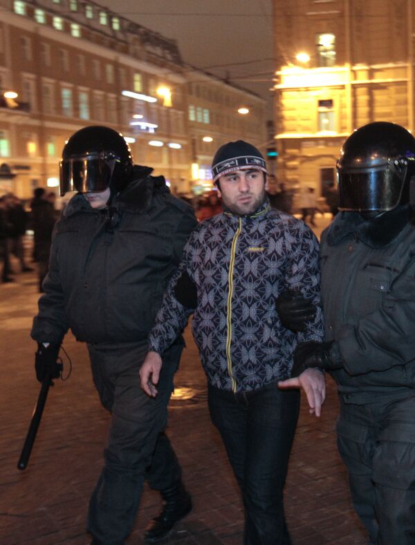 Policía detiene a 60 personas en San Petersburgo por participar en acto ilegal - Sputnik Mundo