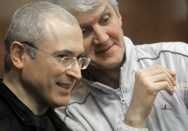 El ex jefe de la petrolera Yukos, Mijaíl Jodorkovski, y el ex presidente del grupo “Menatep”, Platón Lébedev - Sputnik Mundo