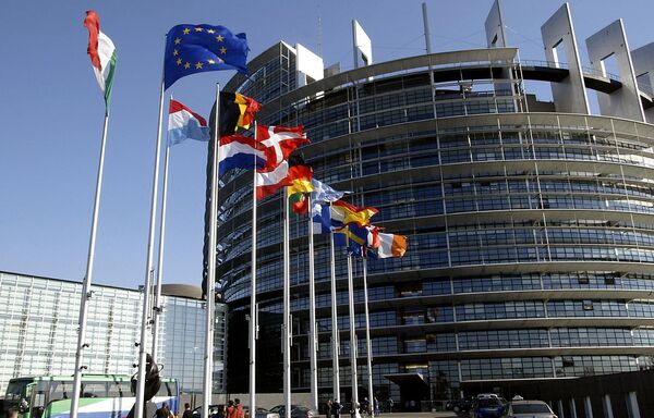 El Parlamento Europeo denuncia un drástico deterioro en materia de DD.HH. en Rusia - Sputnik Mundo