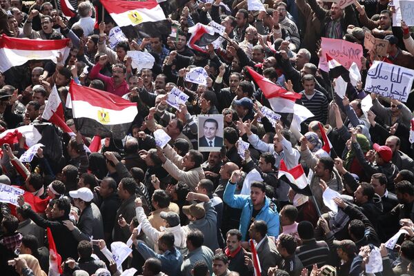 Las protestas en el Cairo que culminaron en febrero de 2011 con el derrocamiento del presidente Mubarak - Sputnik Mundo