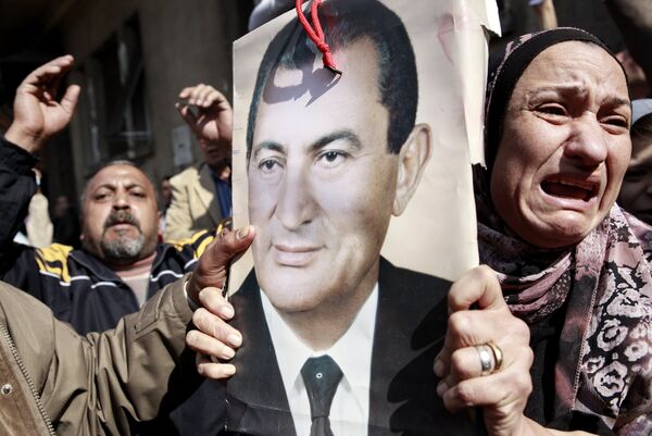 Mubarak ordena preparar “hoja de ruta” para entregar el poder - Sputnik Mundo