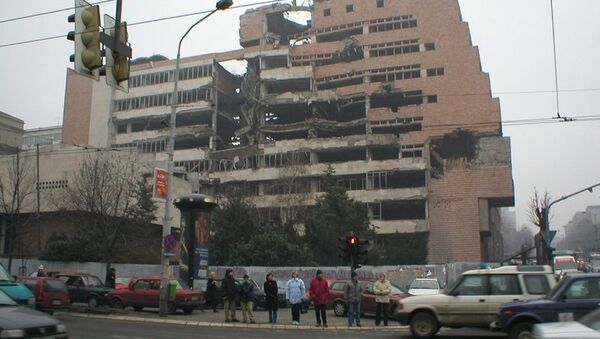 Разрушенное здание в Белграде в ходе войны НАТО против Югославии - Sputnik Mundo
