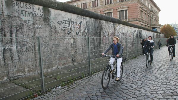 Parte del muro de Berlín - Sputnik Mundo