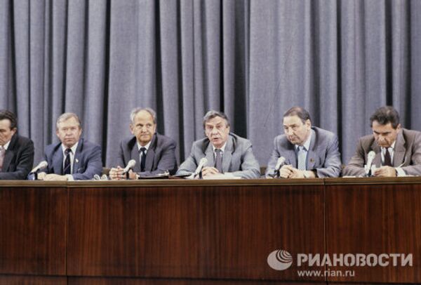 Los hombres del golpe contra Mijaíl Gorbachov - Sputnik Mundo