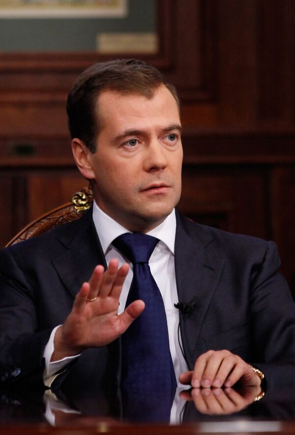 Dmitri Medvédev ofrece primera entrevista tras anunciar planes de tándem gobernante para 2012 - Sputnik Mundo