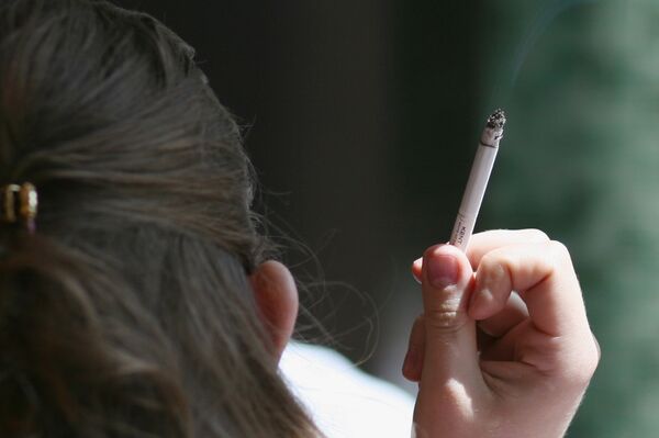 Japón registra en 2011 el porcentaje más bajo de fumadores en los últimos años - Sputnik Mundo