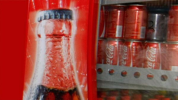 Pequeñas latas de bebidas azucaradas favorecen el consumo - Sputnik Mundo