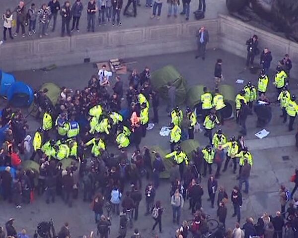 Policía arresta a varios estudiantes en manifestaciones en Londres - Sputnik Mundo