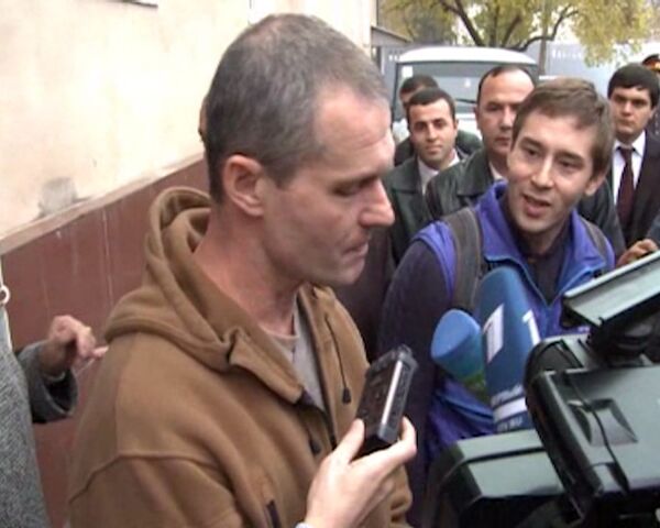 Piloto ruso liberado en Tayikistán quiere regresar a casa cuanto antes  - Sputnik Mundo