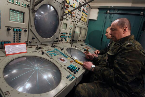 Rusia modernizará sus radares en el noroeste del país y construirá uno nuevo en Azerbaiyán - Sputnik Mundo