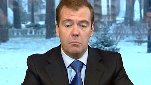 El presidente Medvedev comenta los descontentos con los resultados electorales en Rusia - Sputnik Mundo