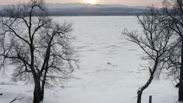 Río Amur en invierno (archivo) - Sputnik Mundo