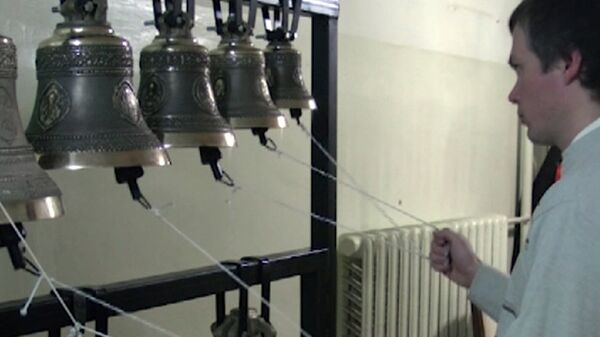 Campaneros aprenden a “purificar” el espacio mediante el tañido de campanas - Sputnik Mundo
