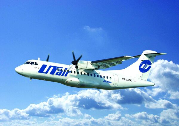 Самолет ATR-42 компании Utair - Sputnik Mundo