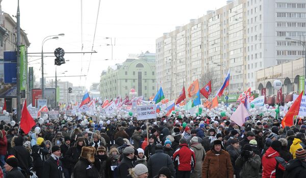 Número de participantes en manifestaciones en Moscú supera 160.000 personas - Sputnik Mundo