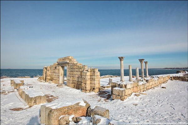 Ortodoxo terminado Ahuyentar La nieve cubre las ruinas de Quersoneso Táurico, antigua colonia griega en  Crimea - 10.02.2012, Sputnik Mundo