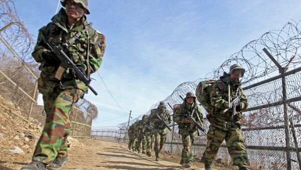 Maniobras conjuntas de EEUU y Corea del Sur en la frontera con Corea del Norte (archivo) - Sputnik Mundo