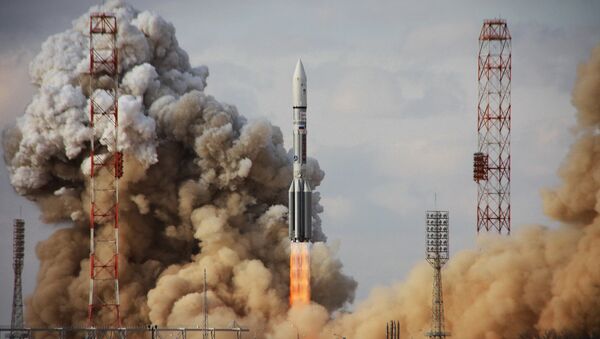 Lanzamiento del cohete Proton (Archivo) - Sputnik Mundo
