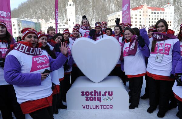 Autoridades de Sochi convocan voluntarios para trabajar en los JJOO - Sputnik Mundo