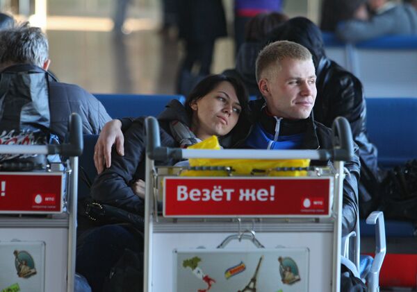 La aerolínea bielorrusa Belavia informa que tendrá prohibido volar a todas las regiones de Rusia menos Moscú - Sputnik Mundo