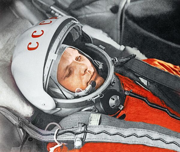 Летчик-космолнавт Ю.Гагарин в кабине космического корабля “Восток” - Sputnik Mundo