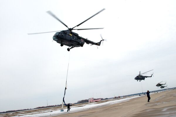 Rusia incrementará ocho veces su parque de helicópteros Mi-8 para 2020 - Sputnik Mundo