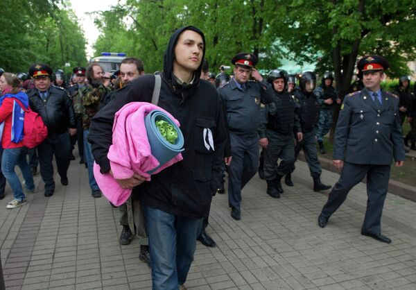 La mañana 16 de mayo la policía de Moscú desalojó la acampada de la oposición en el centro de la capital rusa - Sputnik Mundo