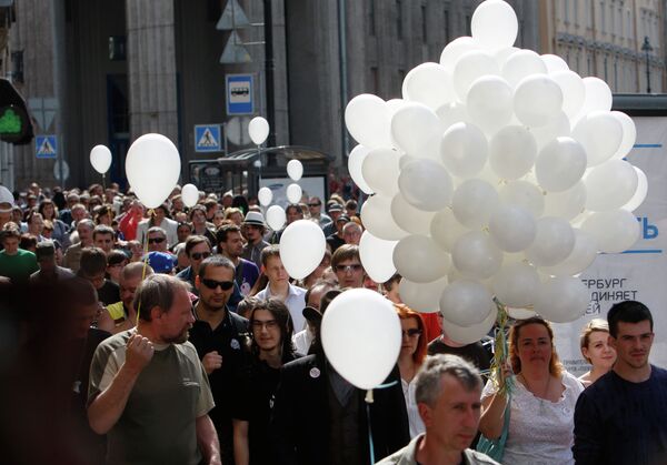  “Paseo de protesta” en San Petersburgo - Sputnik Mundo