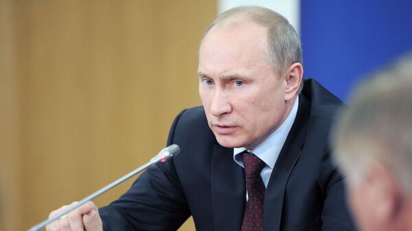 Putin habla con Tusk sobre choques entre hinchas rusos y polacos en Varsovia - Sputnik Mundo