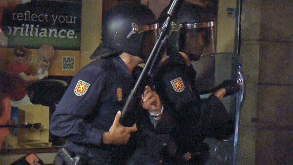 Policía española dispersa manifestación en Madrid con balas de goma - Sputnik Mundo