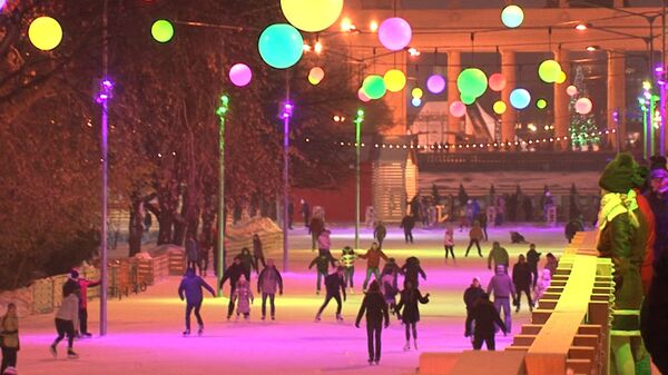 “Mandarina-móviles”, ferias, patinaje y otras diversiones de Año Nuevo en Moscú - Sputnik Mundo