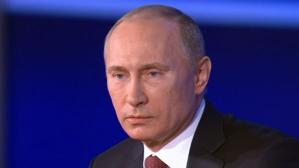 A Putin le faltaron 7 minutos para un récord en rueda de prensa - Sputnik Mundo