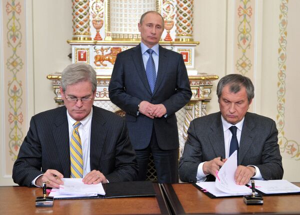 Vladímir Putin, Stephen Greenlee y Ígor Sechin - Sputnik Mundo