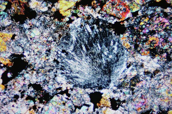 Meteorito que cayó en Rusia es denominado Cheliábinsk - Sputnik Mundo