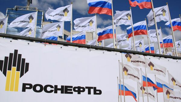 Rosneft compra TNK-BP y anuncia planes de extraer 206 millones de toneladas de crudo en 2013 - Sputnik Mundo