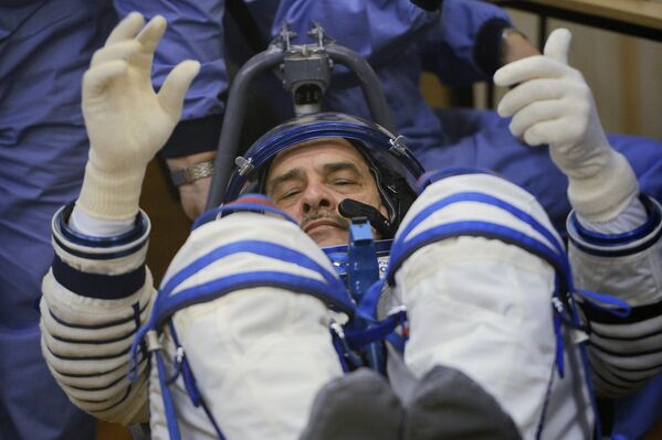 Tripulantes de la nave Soyuz TMA-08M que llegó a la ISS según “el modo rápido” - Sputnik Mundo