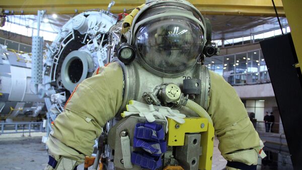 El traje espacial 'Orlán' - Sputnik Mundo